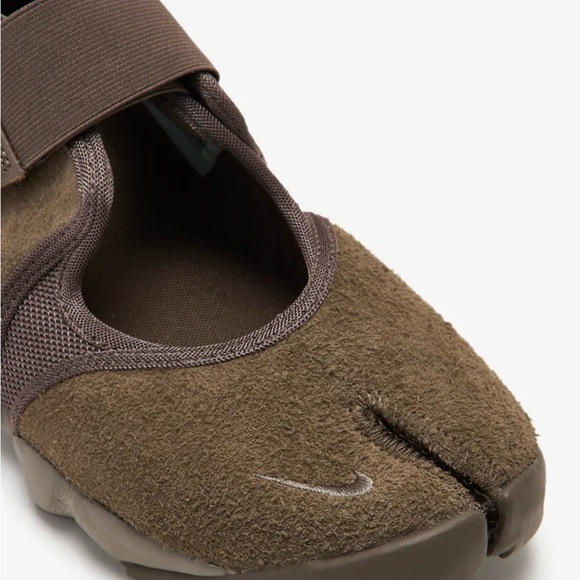 Nike Air Rift sneakers in Brown - Picture 4 of 9